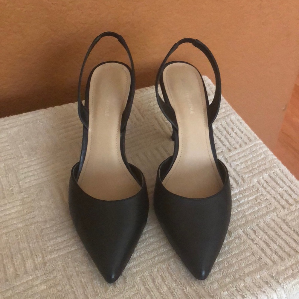 Saks fifth avenue sandal shoes Sz 8